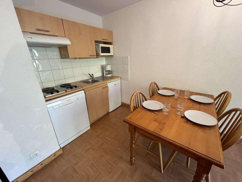 Vakantie in de bergen Appartement 3 kamers 6 personen (120-A2H) - Chalets des Evettes - Flumet - Keukenblok