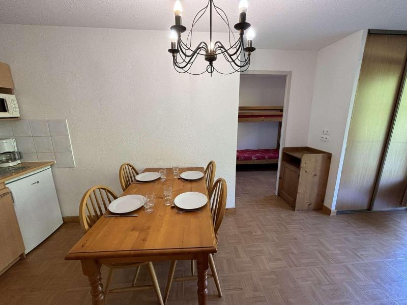 Vakantie in de bergen Appartement 3 kamers 6 personen (120-A2H) - Chalets des Evettes - Flumet - Woonkamer