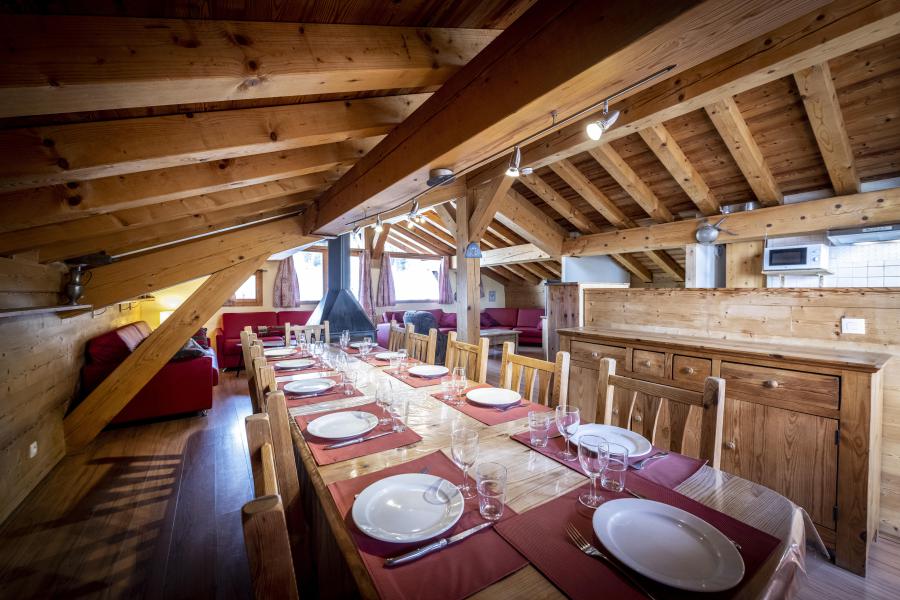 Holiday in mountain resort 6 room triplex chalet 11 people (Mont Blanc) - Chalets du Cocoon - La Plagne - Table