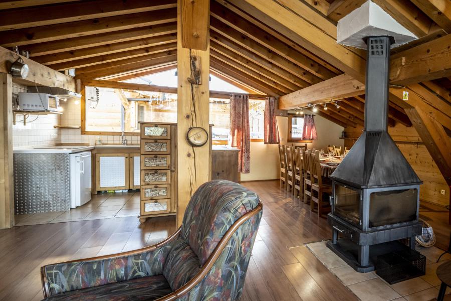 Vacanze in montagna Chalet su 3 piani 6 stanze per 11 persone (Mont Blanc) - Chalets du Cocoon - La Plagne - Stufa a legna