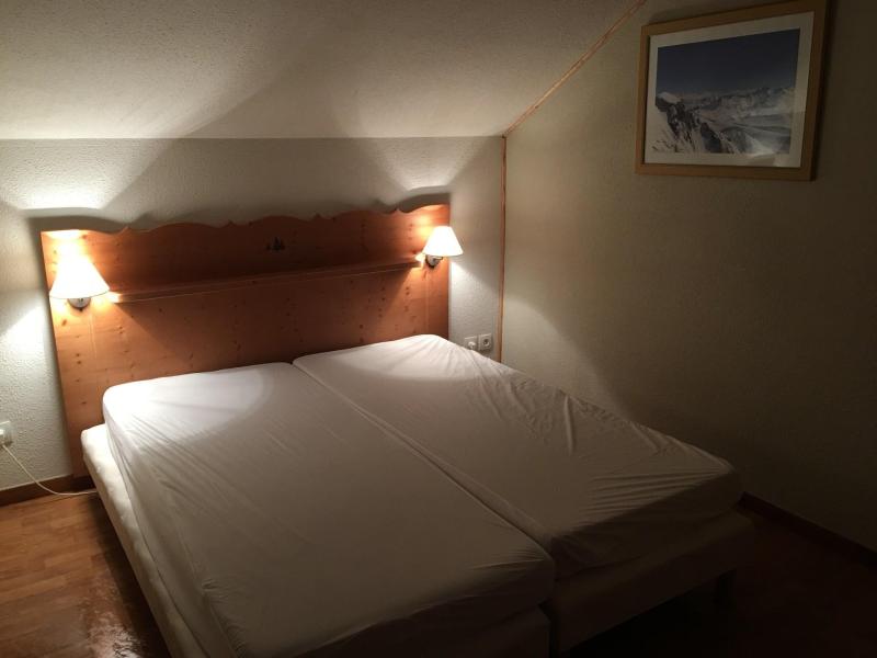 Holiday in mountain resort Semi-detached 4 room chalet 8 people (A2) - Chalets la Crête du Berger - La Joue du Loup - Bedroom