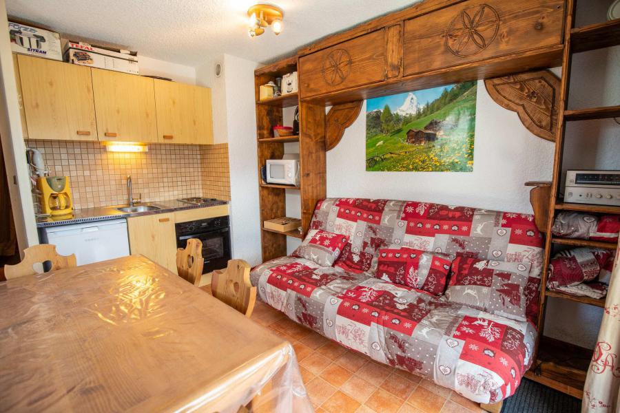 Holiday in mountain resort 2 room apartment sleeping corner 6 people (EP66D) - Chalets les Epervières - La Norma - Living room