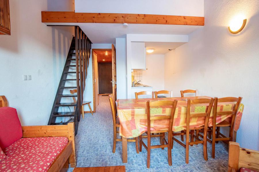 Holiday in mountain resort 2 room mezzanine apartment 6 people (EP71B) - Chalets les Epervières - La Norma - Living room