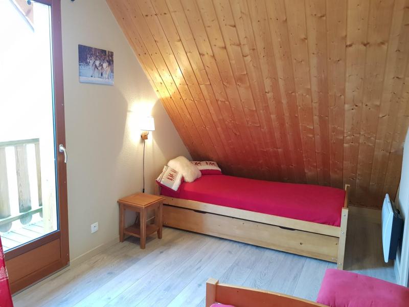 Vacances en montagne Chalet mitoyen 3 pièces 6 personnes (34) - Chalets Les Flocons du Soleil - La Joue du Loup - Cabine