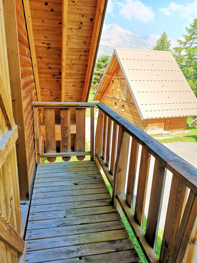 Vacances en montagne Chalet mitoyen 3 pièces 7 personnes (05) - Chalets Les Flocons du Soleil - La Joue du Loup - Balcon