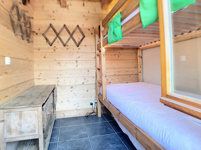 Holiday in mountain resort 5 room chalet 8 people (Aiglon) - Chalets les Granges - Saint Martin de Belleville - Bedroom