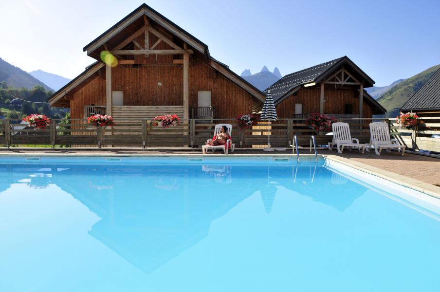 Vacances en montagne Chalets les Marmottes - Saint Jean d'Arves - Piscine