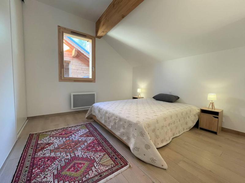 Holiday in mountain resort 4 room duplex chalet 8 people - CHALETS ROMARI - Serre Chevalier - Bedroom