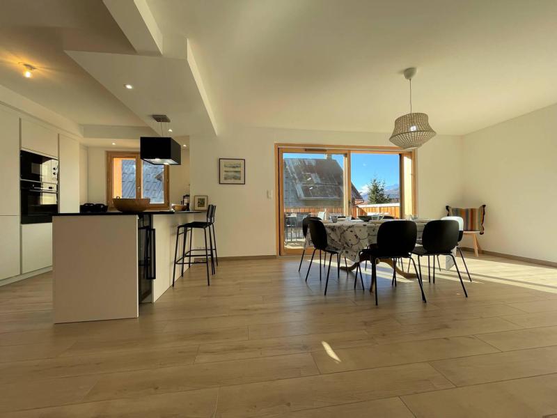 Holiday in mountain resort 4 room duplex chalet 8 people - CHALETS ROMARI - Serre Chevalier - Living room