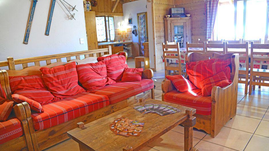 Holiday in mountain resort Chalets Violettes - Saint Martin de Belleville - Settee