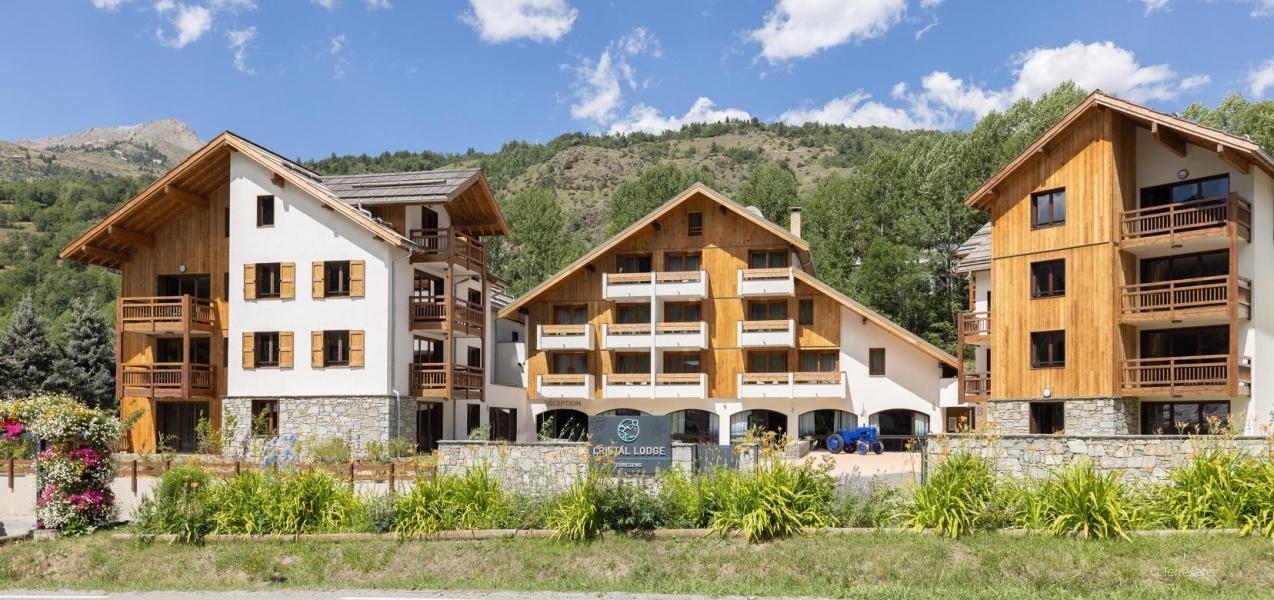 Location au ski Daddy Pool Terresens Le Cristal Lodge - Serre Chevalier - Extérieur été