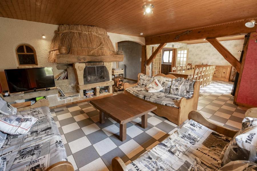 Holiday in mountain resort 7 room duplex chalet 14 people - Gîte Perce-Neige - Albiez Montrond - Living room