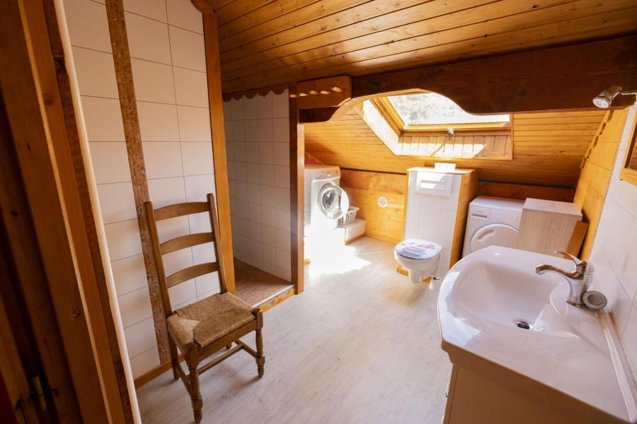 Holiday in mountain resort 7 room duplex chalet 14 people - Gîte Perce-Neige - Albiez Montrond - Shower room