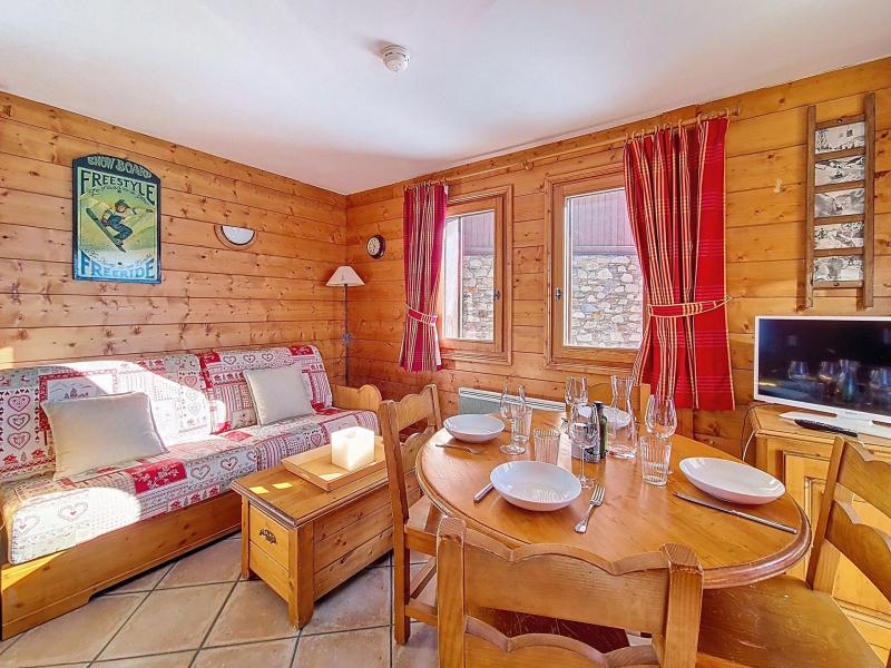 Vakantie in de bergen Appartement 2 kamers 4 personen (V17) - Hameau des Airelles - Les Menuires - Woonkamer