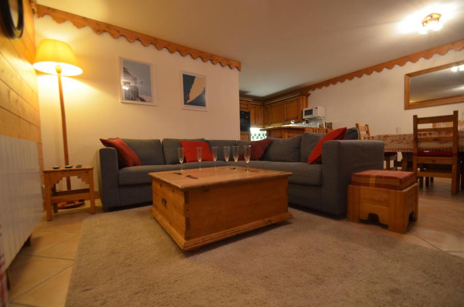Holiday in mountain resort 4 room apartment 6 people (A7) - Hameau des Marmottes - Les Menuires - Living room