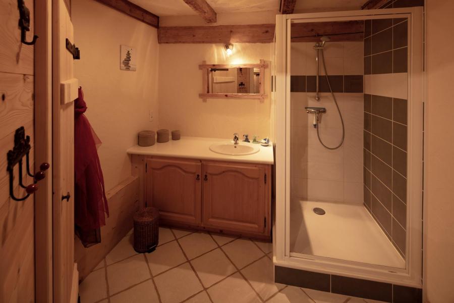 Holiday in mountain resort Studio 4 people (574572) - Hameau les Envers - Arêches-Beaufort - Shower room