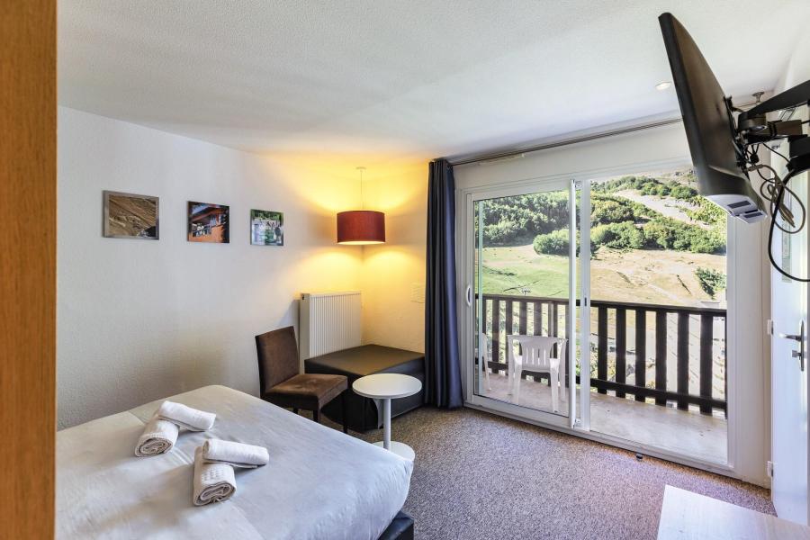 Holiday in mountain resort Hôtel Belambra Club Lou Sarri - Gourette - Bedroom