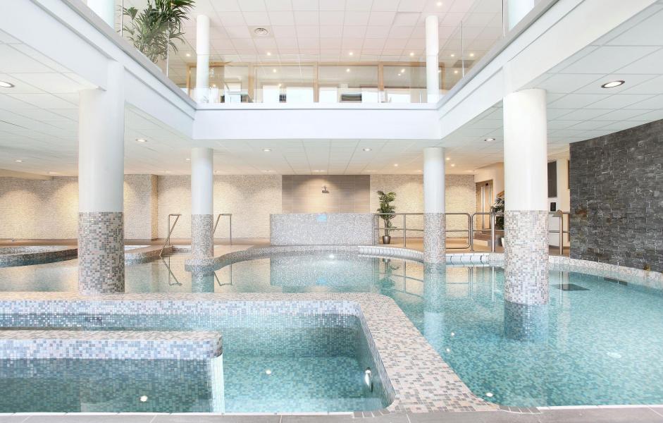Urlaub in den Bergen Hôtel le Chamois - La Clusaz - Schwimmbad