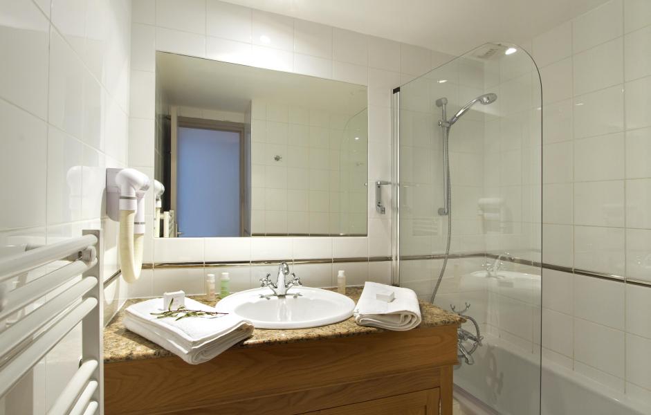 Vacances en montagne Hôtel New Solarium - Courchevel - Salle de bains