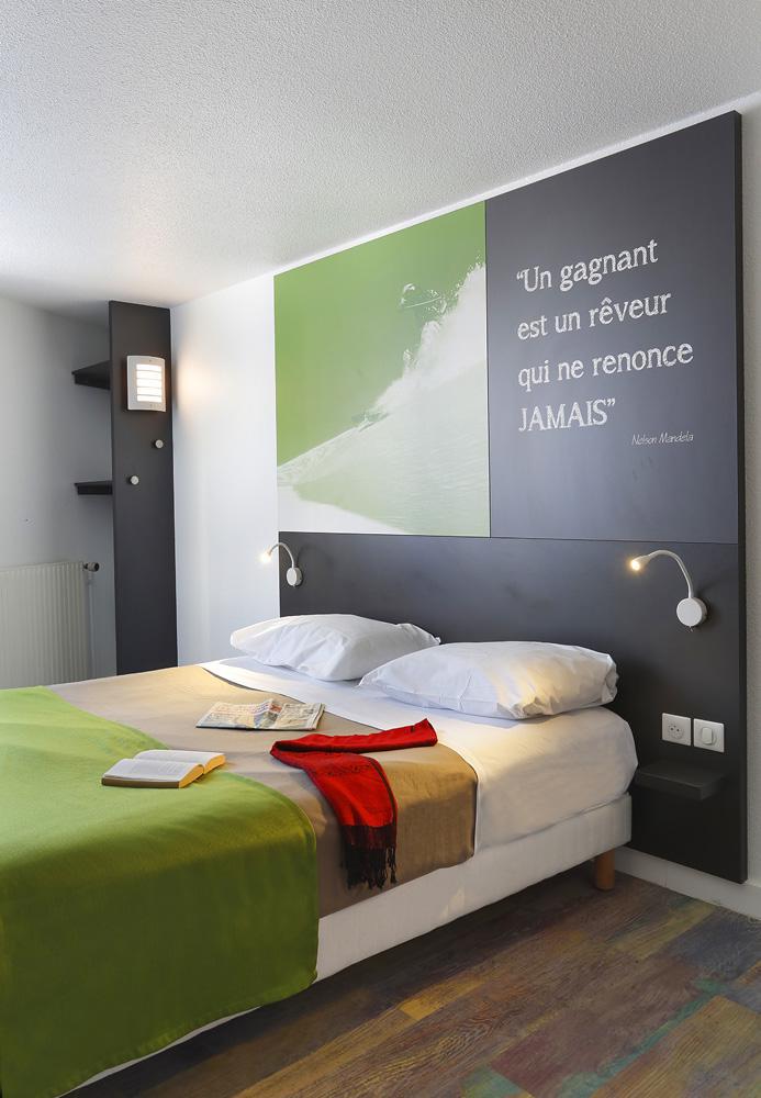 Holiday in mountain resort Hôtel Suite Home Briançon - Serre Chevalier - Bedroom