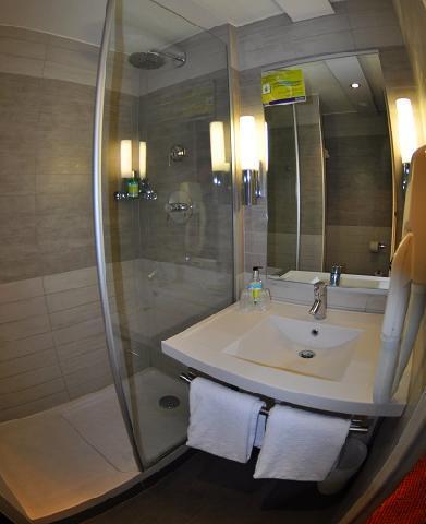 Vacaciones en montaña Hôtel Suite Home Briançon - Serre Chevalier - Cuarto de baño con ducha