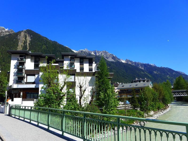 Rent in ski resort L'Aiguille du Midi - Chamonix - Summer outside