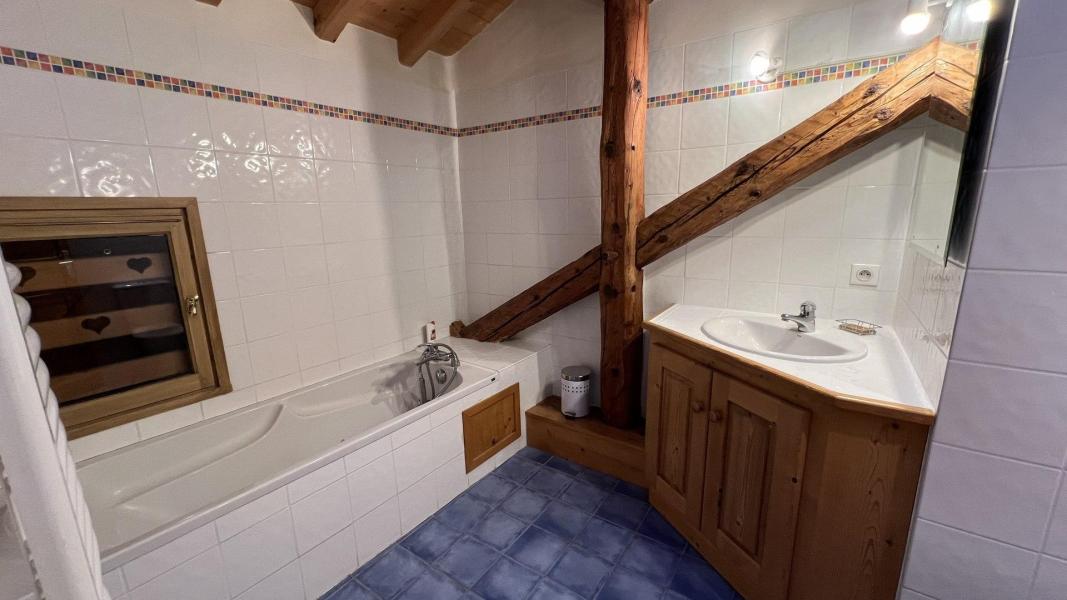 Holiday in mountain resort 4 room chalet 6 people - La Clé des Champs - Courchevel - Accommodation