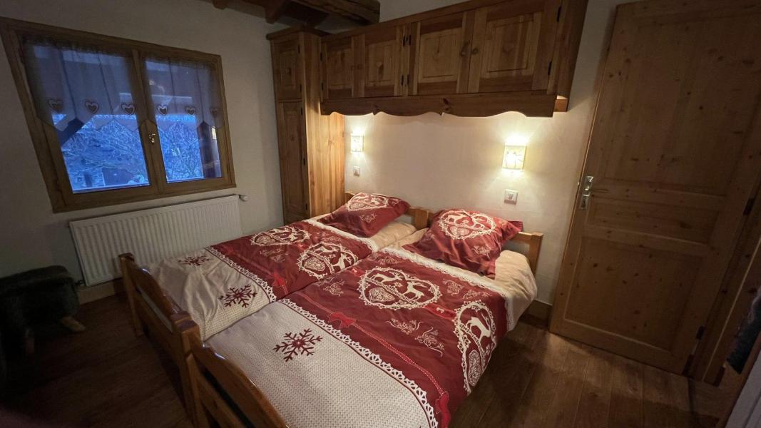 Holiday in mountain resort 4 room chalet 6 people - La Clé des Champs - Courchevel - Bedroom