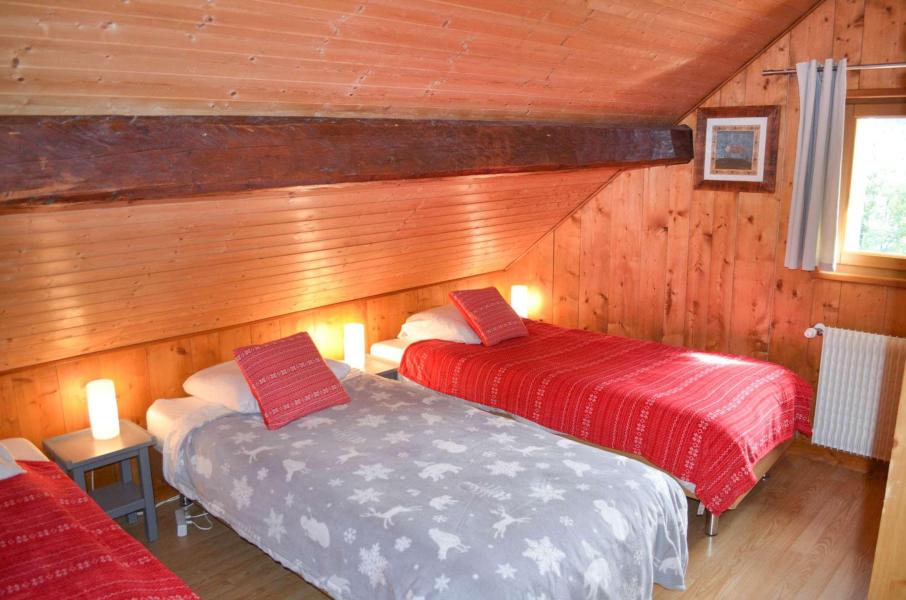 Holiday in mountain resort 5 room duplex apartment 10 people (3) - La Maison Rose - Morzine - Bedroom under mansard