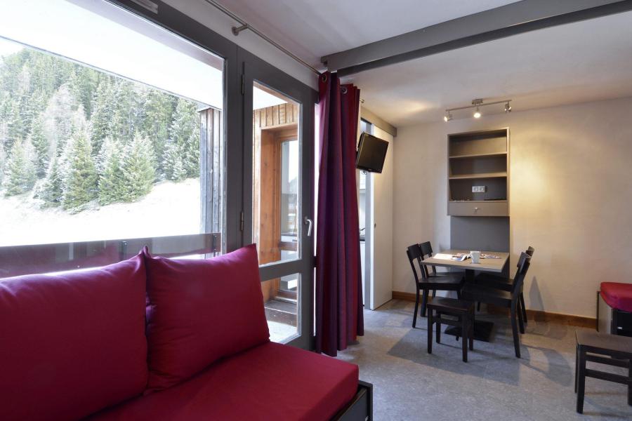 Holiday in mountain resort Studio 4 people (220) - La Résidence 3000 - La Plagne - Living room