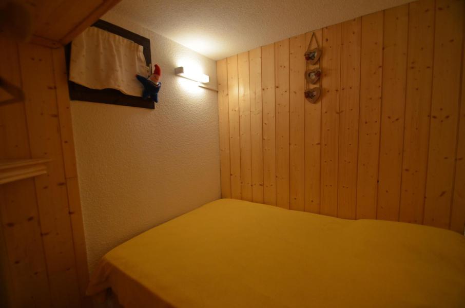 Holiday in mountain resort 2 room duplex apartment 4 people (C12) - La Résidence Asters - Les Menuires - Bedroom
