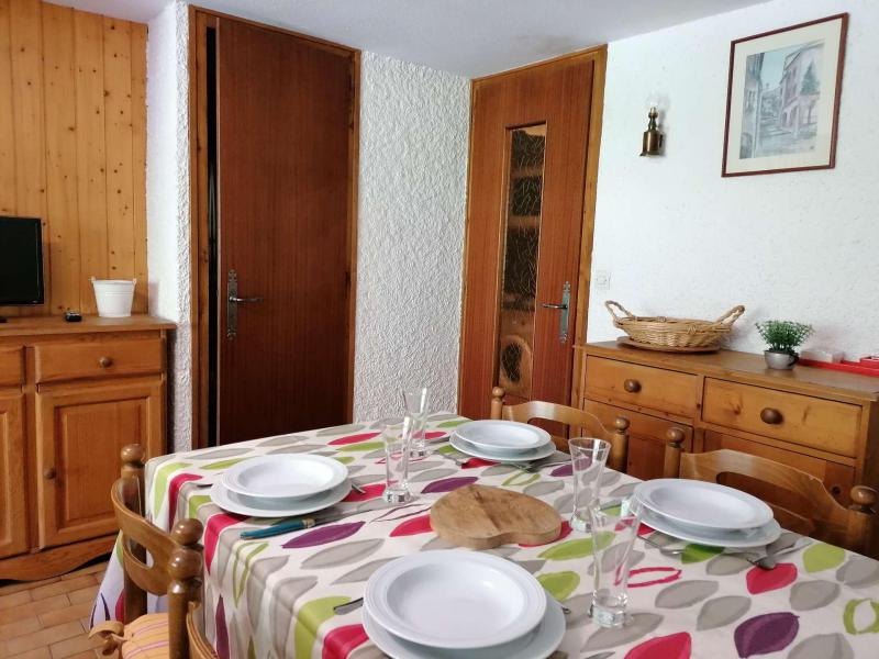 Vacanze in montagna Appartamento su due piani 3 stanze per 6 persone (GB170-89) - La Résidence Bellachat - Le Grand Bornand - Angolo pranzo