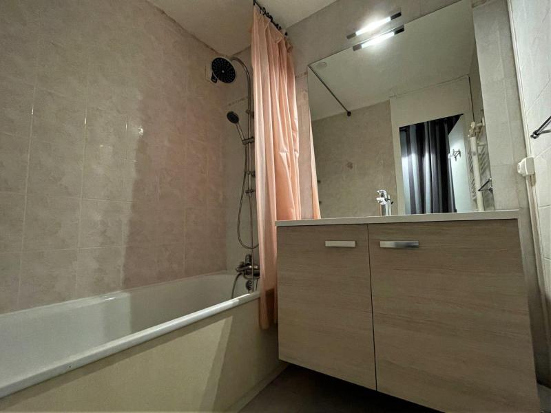 Holiday in mountain resort 2 room apartment 5 people (201) - La Résidence Caron - Les Menuires - Bathroom
