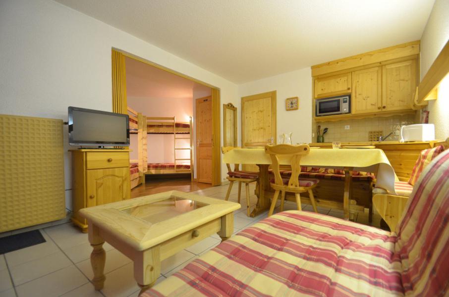 Holiday in mountain resort Studio sleeping corner 5 people (714) - La Résidence Chavière - Les Menuires - Living room