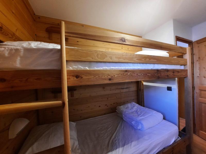 Holiday in mountain resort 2 room apartment 4 people (A4) - La Résidence Dahlia - Saint Martin de Belleville - Bedroom
