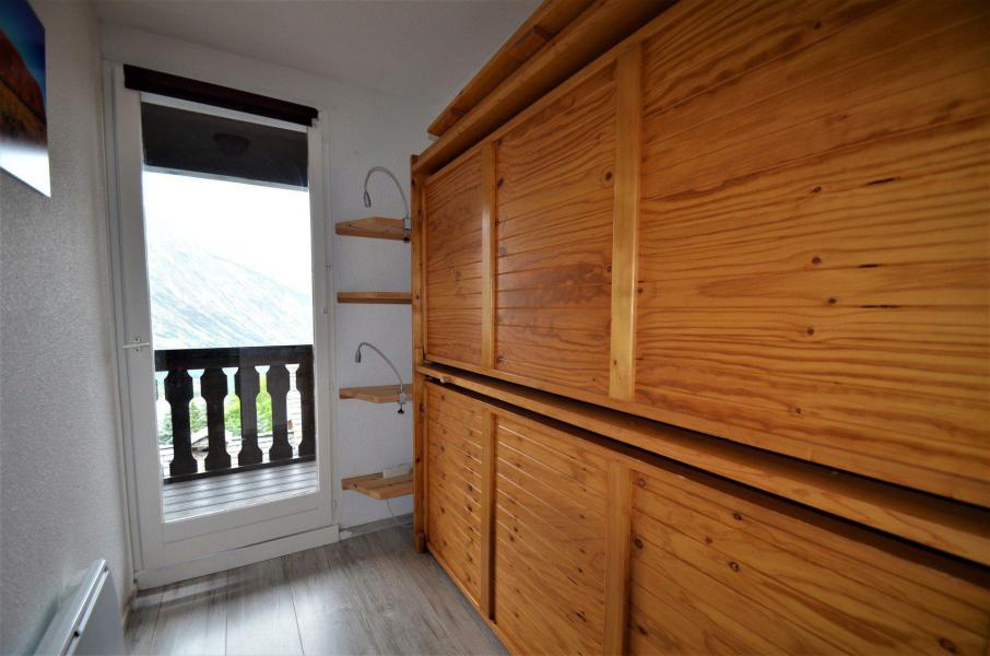 Holiday in mountain resort 2 room apartment 4 people (B1) - La Résidence Dahlia - Saint Martin de Belleville - Bedroom
