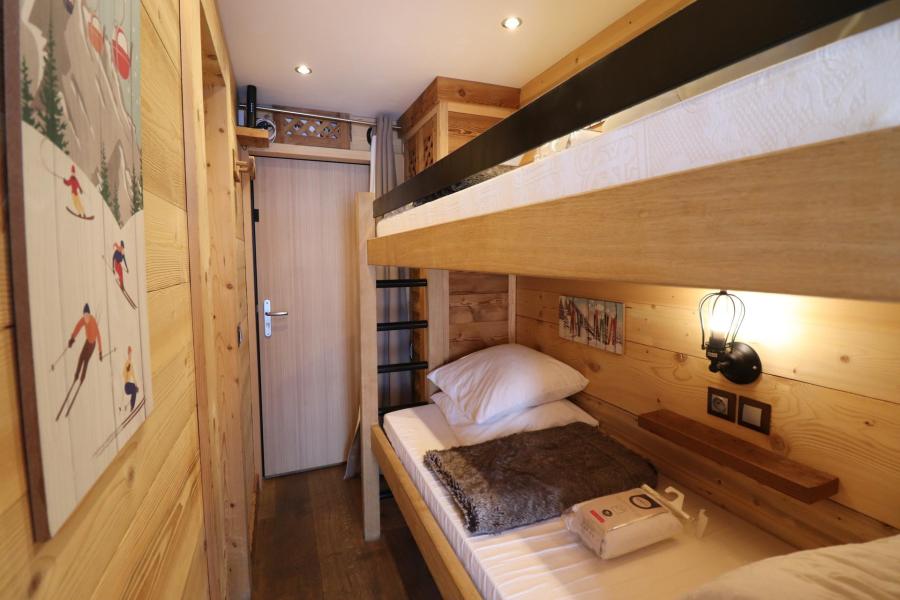 Holiday in mountain resort Studio sleeping corner 4 people (002) - La Résidence Home Club - Tignes - Bedroom