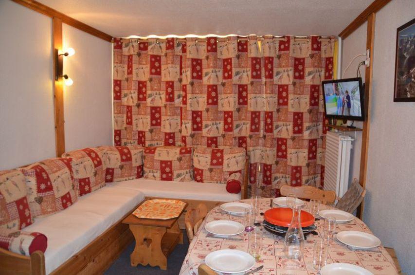 Holiday in mountain resort 2 room apartment 4 people (R10) - La Résidence Lac du Lou - Les Menuires - Dining area