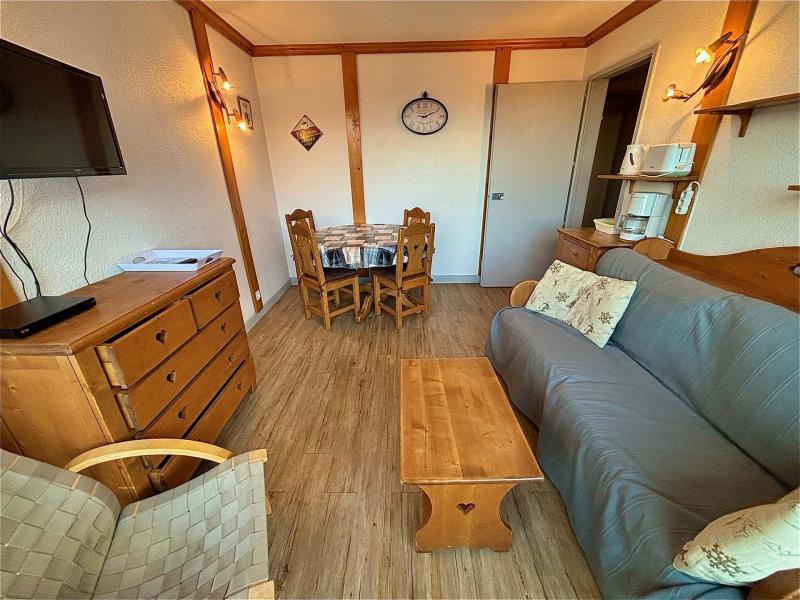 Holiday in mountain resort 2 room apartment 4 people (R38) - La Résidence Lac du Lou - Les Menuires - Living room