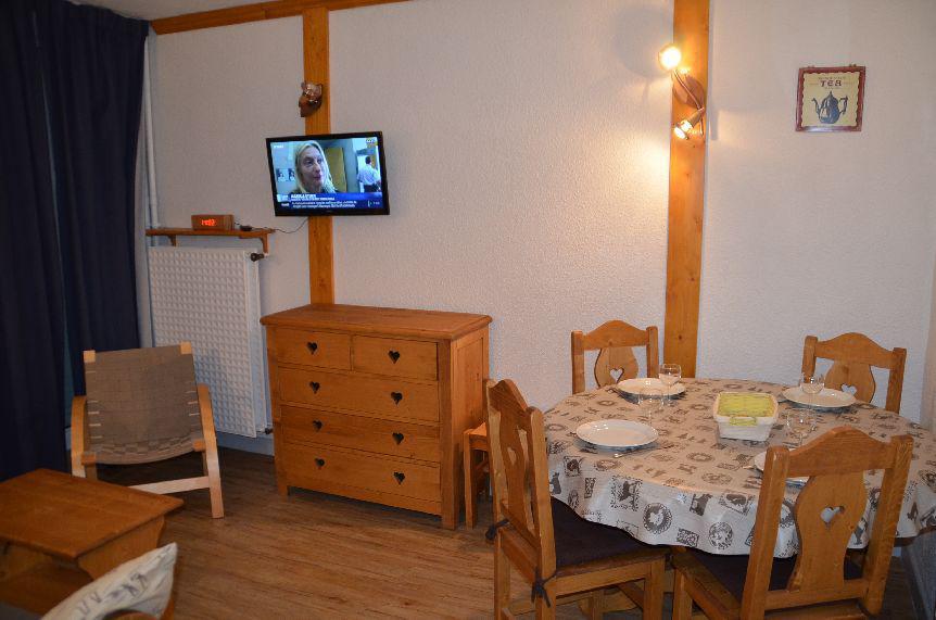 Vacaciones en montaña Apartamento 2 piezas para 4 personas (R38) - La Résidence Lac du Lou - Les Menuires - Comedor