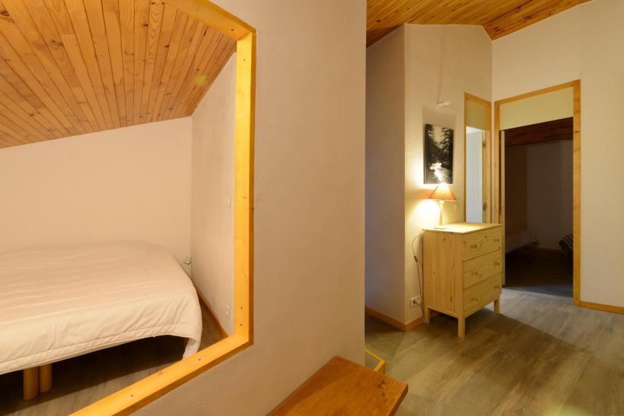 Holiday in mountain resort 4 room duplex apartment 9 people (BAI33) - La Résidence le Bastion I - Montchavin La Plagne - Bedroom