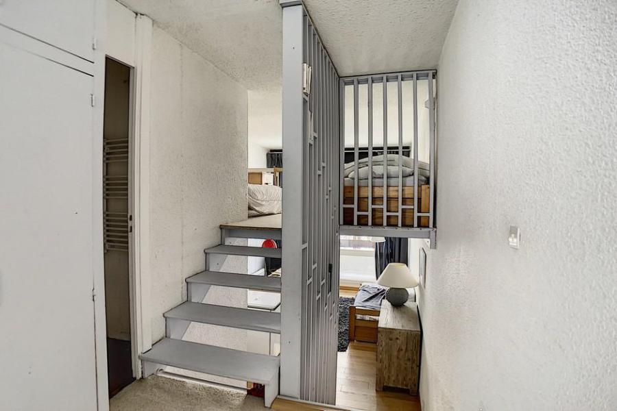 Vacaciones en montaña Apartamento 2 piezas mezzanine para 6 personas (1025) - La Résidence le Danchet - Les Menuires - Escalera