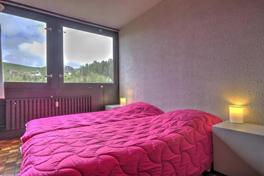 Holiday in mountain resort 2 room apartment 5 people (14) - La Résidence le Mont Blanc - La Plagne - Bedroom