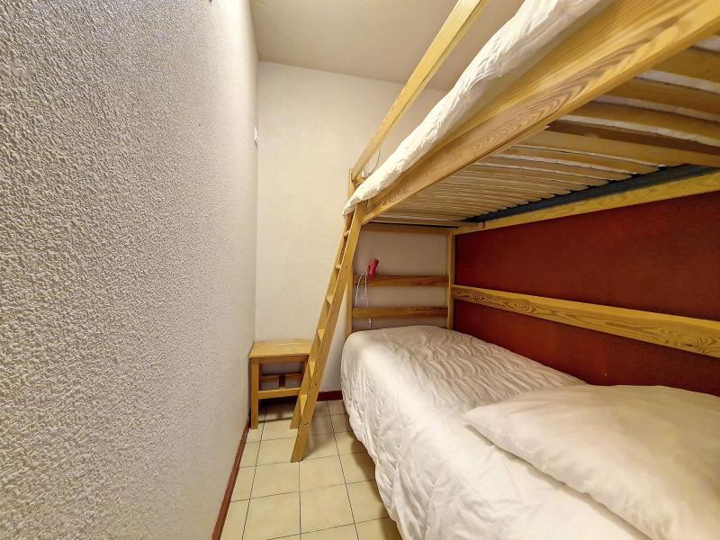 Holiday in mountain resort Studio cabin 4 people (0602) - La Résidence le Sarvan - Les Menuires - Bunk beds