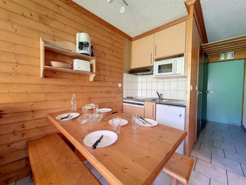 Holiday in mountain resort Studio cabin 4 people (225) - La Résidence le Villaret - Les Menuires - Living room
