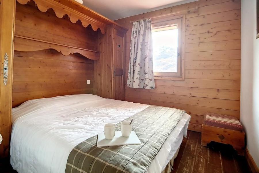 Urlaub in den Bergen 3-Zimmer-Appartment für 6 Personen (11) - La Résidence les Alpages de Reberty - Les Menuires - Schlafzimmer