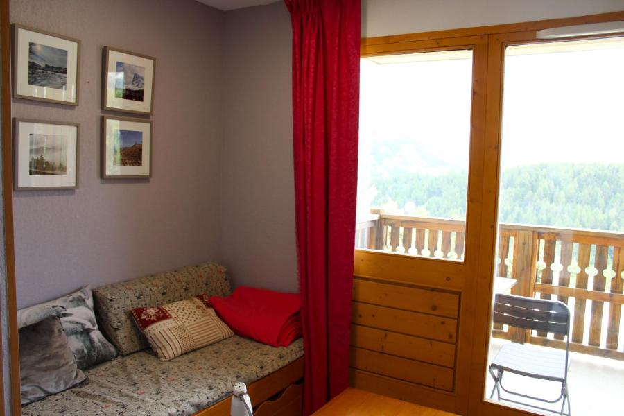 Holiday in mountain resort 2 room apartment sleeping corner 6 people (CE23) - La Résidence les Chaumettes - Superdévoluy - Living room