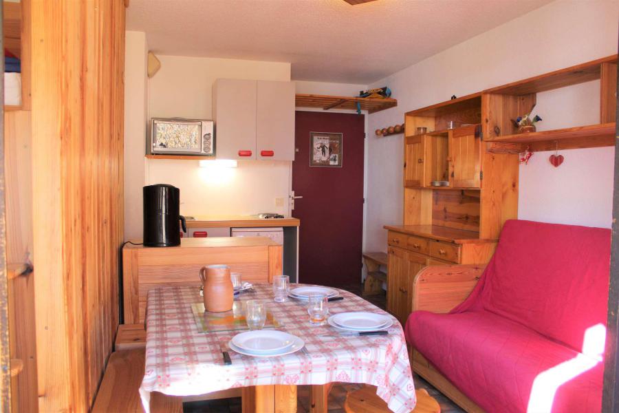 Holiday in mountain resort Studio sleeping corner 4 people (0404) - La Résidence les Colchiques - Vars - Living room