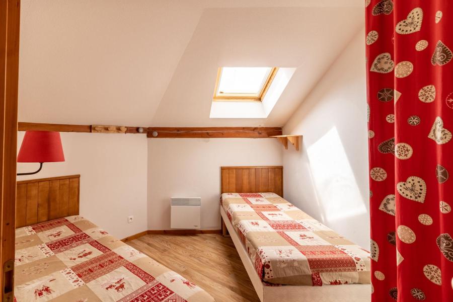 Vakantie in de bergen Appartement 2 kamers bergnis 6 personen (MBB307) - La Résidence les Eglantines - Les Orres - Kamer
