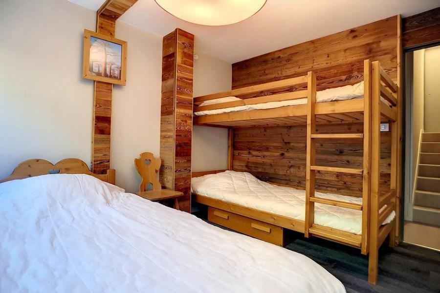 Holiday in mountain resort 2 room duplex apartment 5 people (C14) - La Résidence les Lauzes - Les Menuires - Bedroom